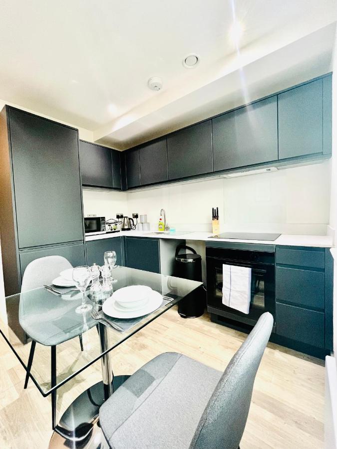 Stylish Studio Apartment Near To Old Trafford Stadium Manchester Buitenkant foto