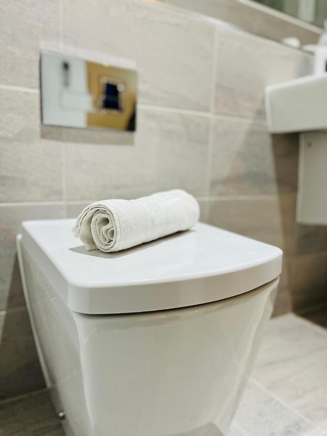 Stylish Studio Apartment Near To Old Trafford Stadium Manchester Buitenkant foto
